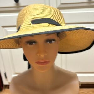 HBY Miami wide brim straw hat Has elegant black chiffon hanging ribbon W/Bow